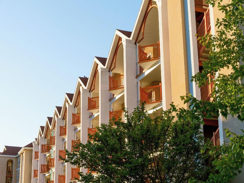 Grand Crowne Resort
