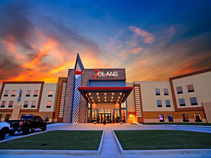 7clans Hotel & Resort
