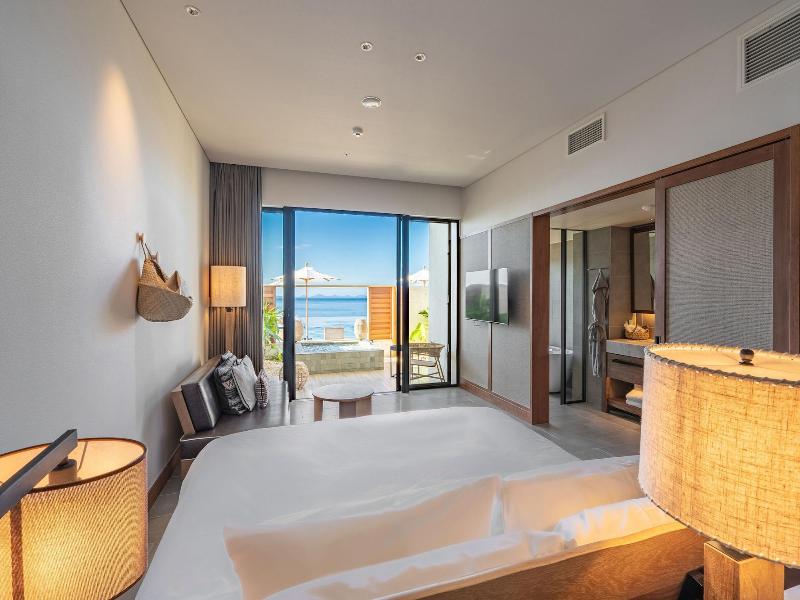One Suite The Grand image
