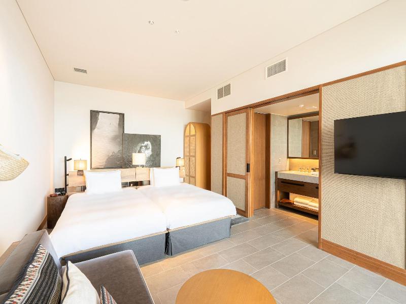 One Suite The Grand image