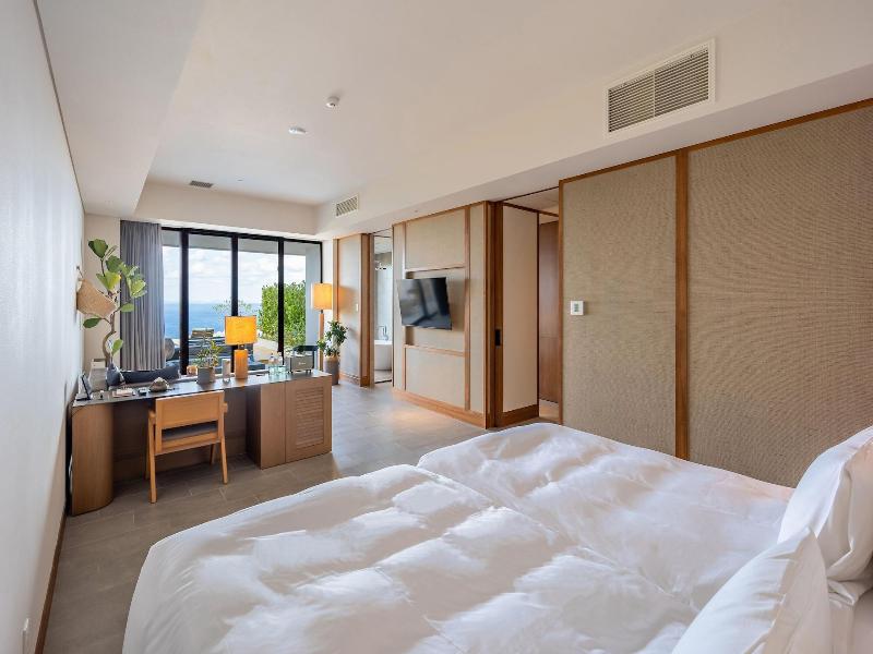 One Suite The Grand image