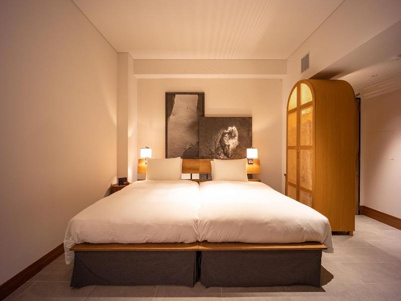 One Suite The Grand image