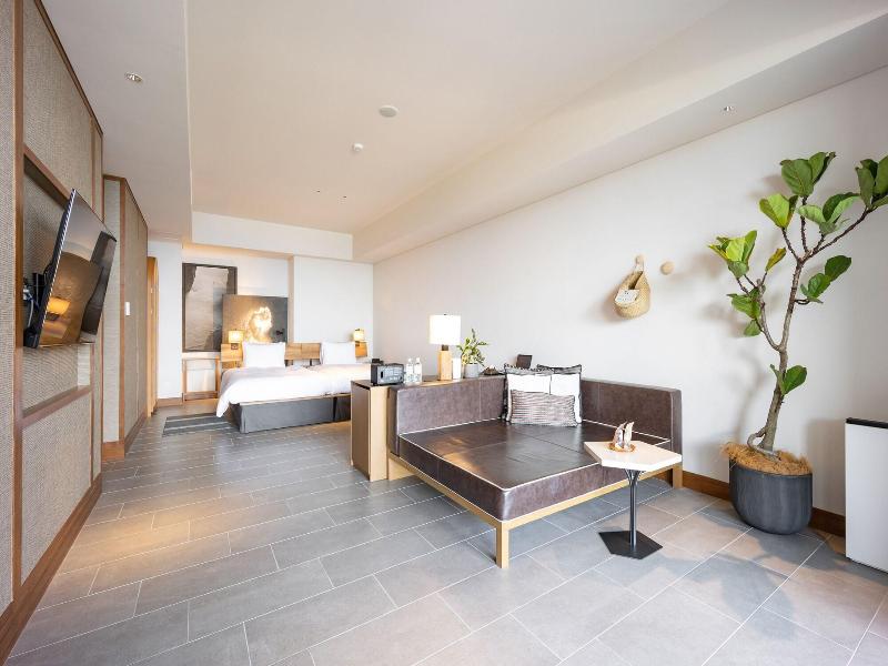 One Suite The Grand image