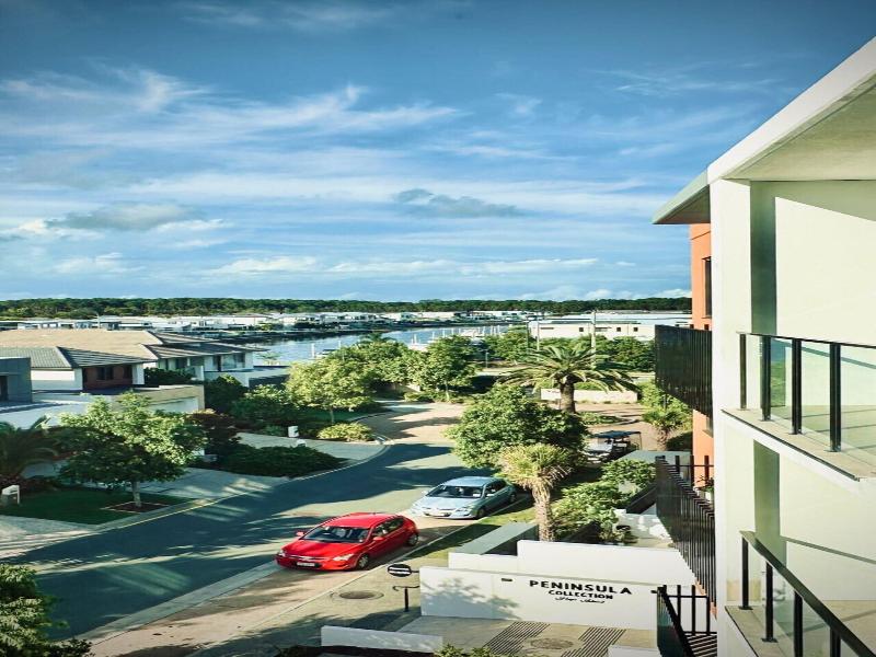 The Peninsula At Hope Island image