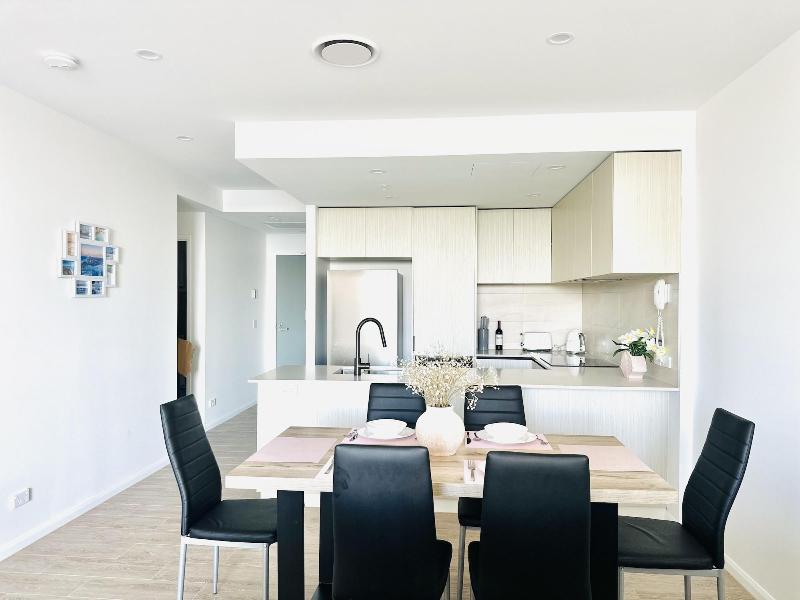 The Peninsula At Hope Island image