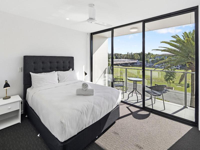 The Peninsula At Hope Island image