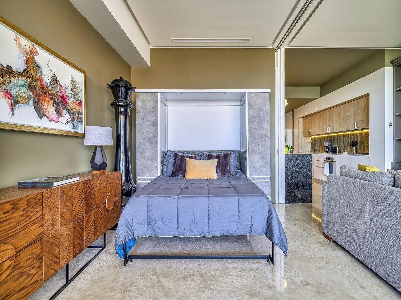 Maxwell Collection Romantic Zone image