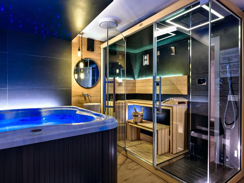 Boutique Hotel Madison image