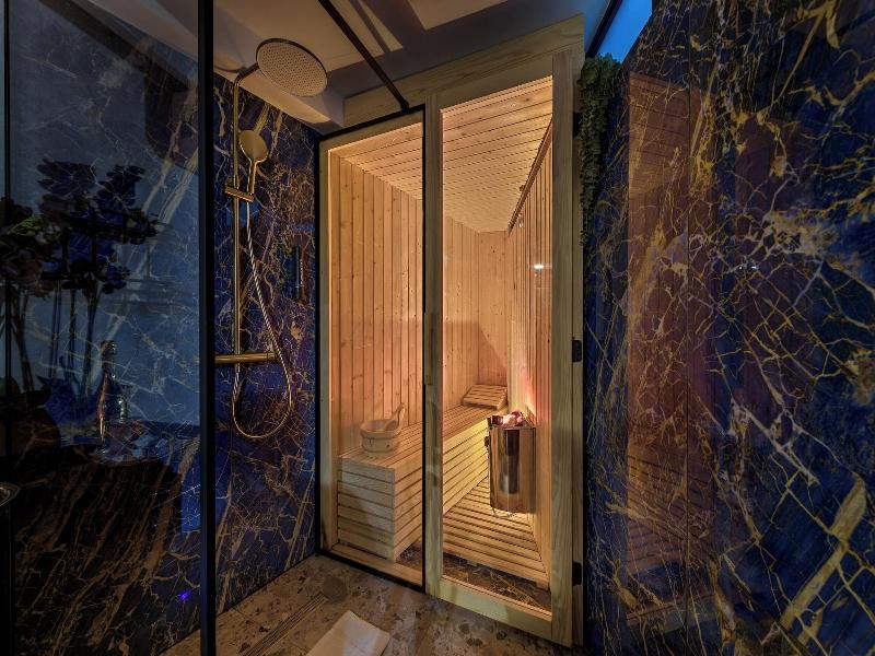 Boutique Hotel Madison image
