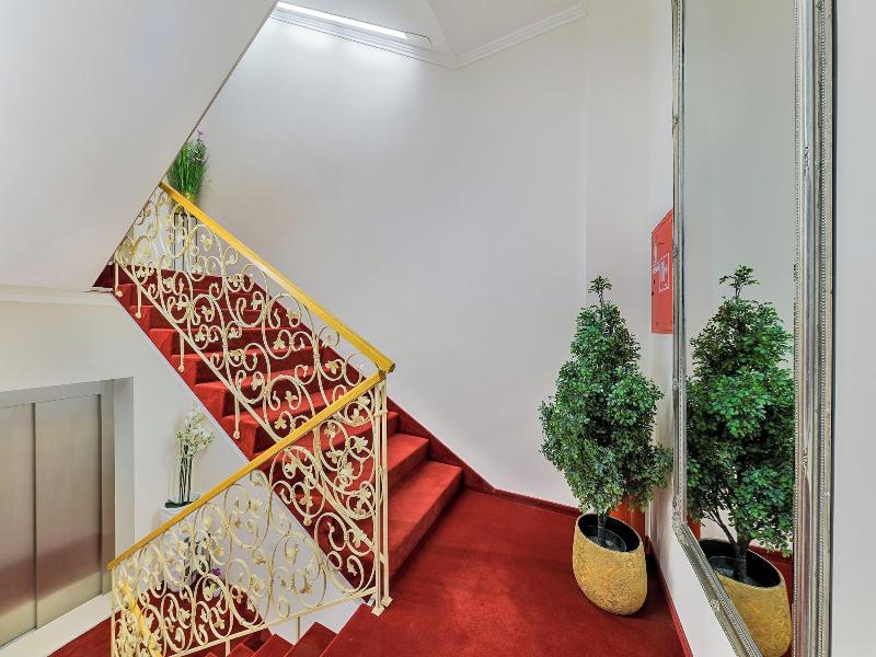 Boutique Hotel Madison image