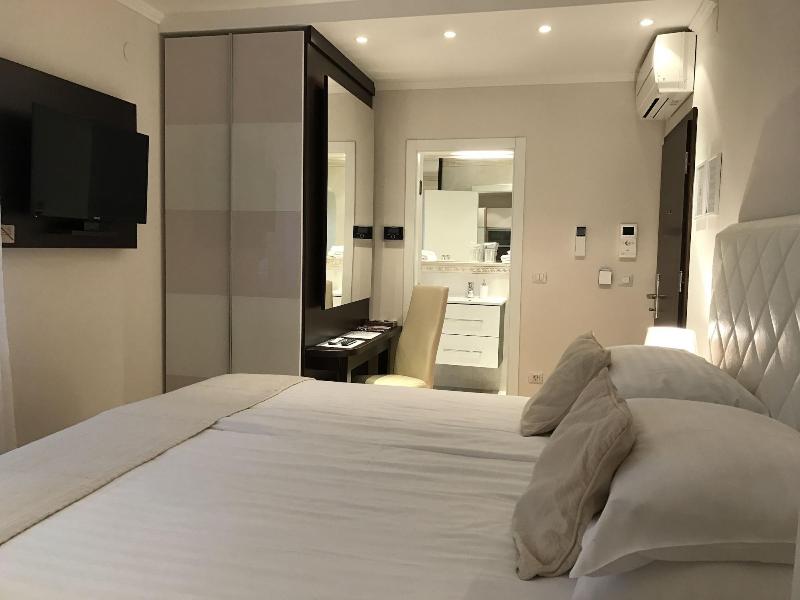 Boutique Hotel Madison image