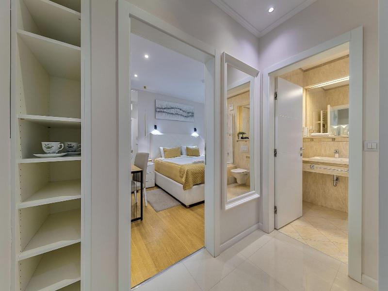 Boutique Hotel Madison image