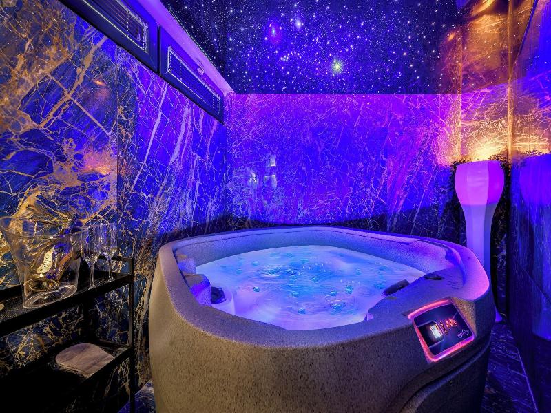 Boutique Hotel Madison image