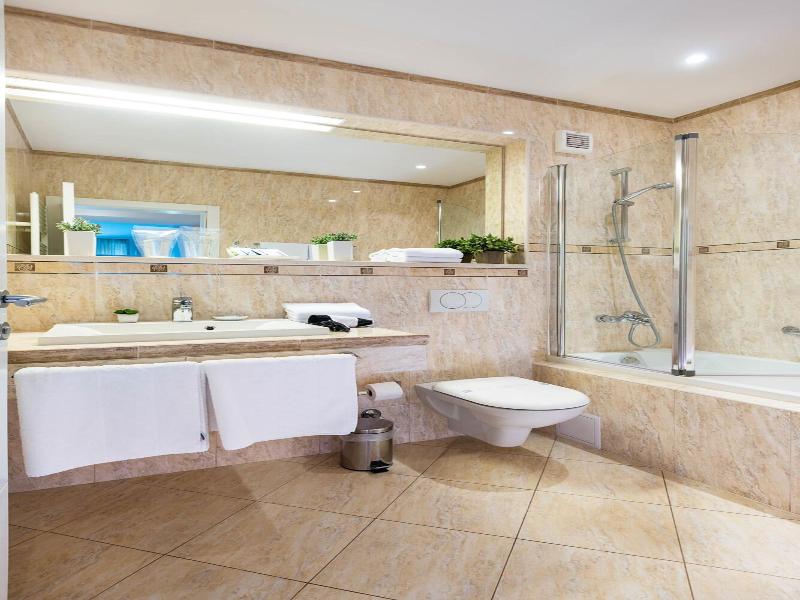 Boutique Hotel Madison image