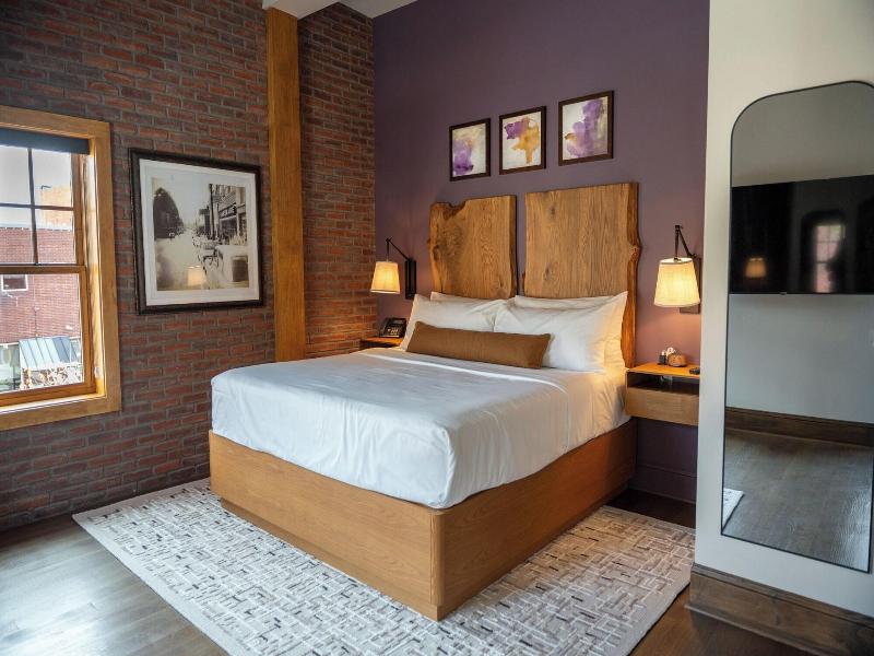 The Horton Hotel And Rooftop Lounge