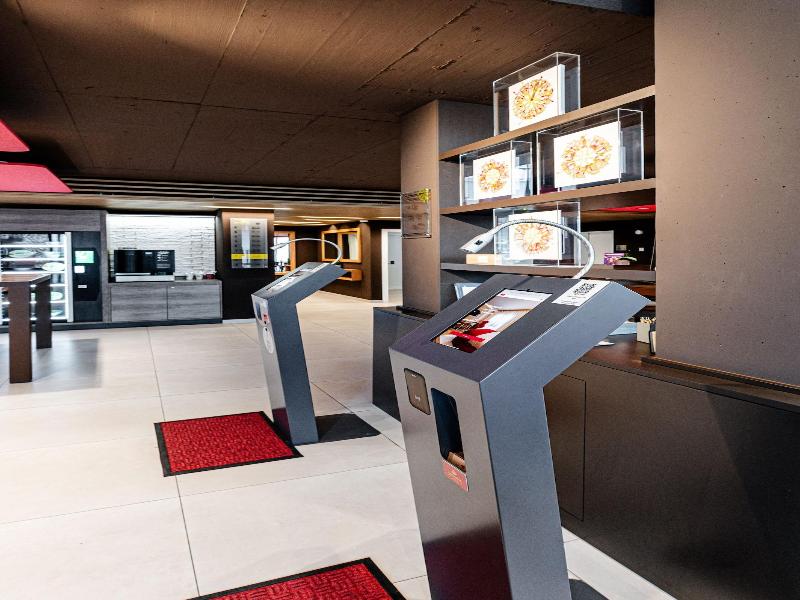 Los Lorentes Residences image