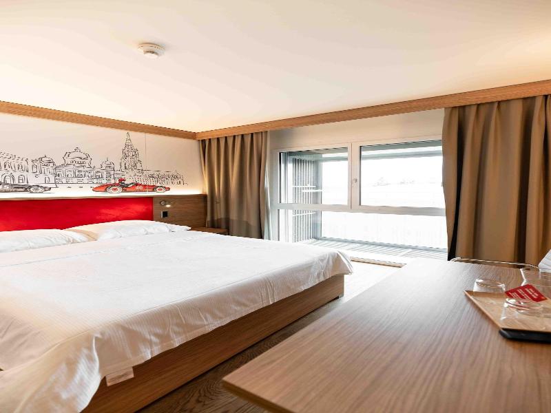 Los Lorentes Residences image