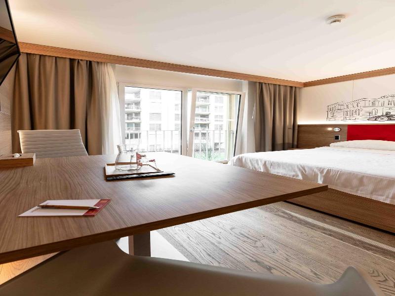 Los Lorentes Residences image