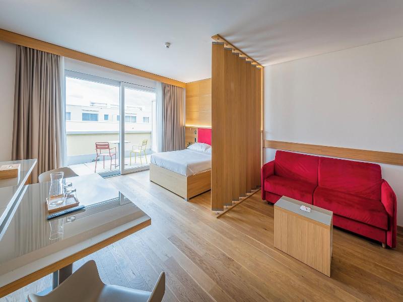 Los Lorentes Residences image