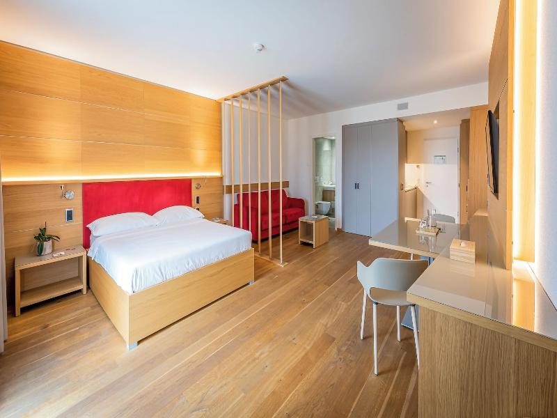 Los Lorentes Residences image