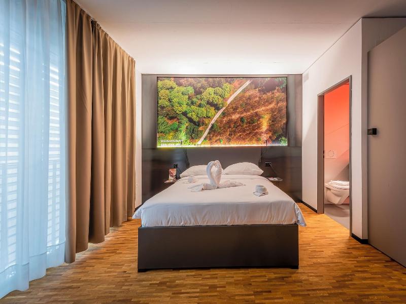 Los Lorentes Residences image
