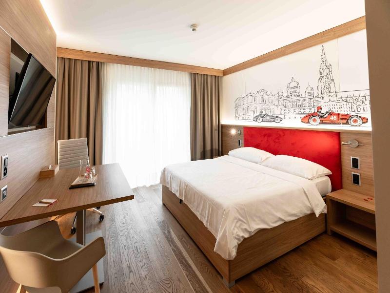 Los Lorentes Residences image