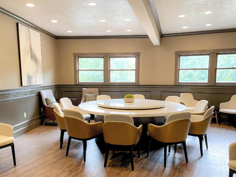 Chateau Merrimack Resort & Spa image