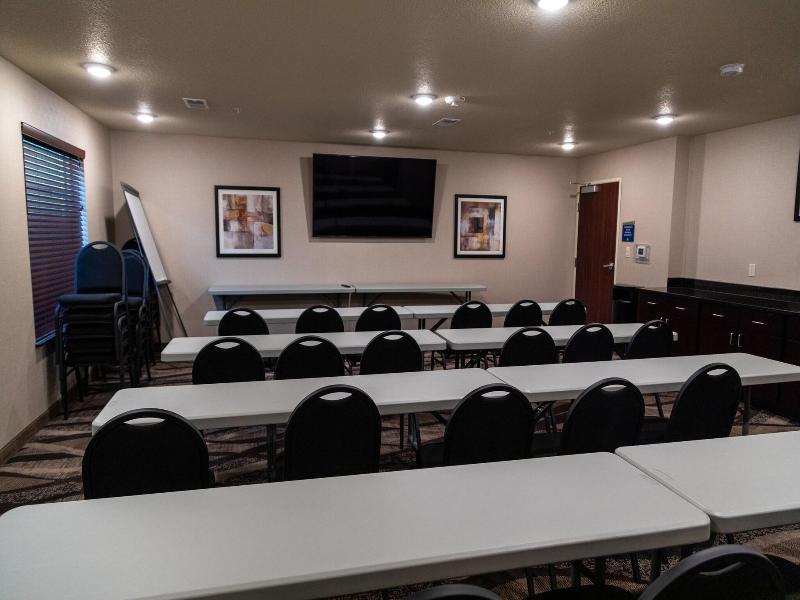 Cobblestone Inn & Suites - Springfield