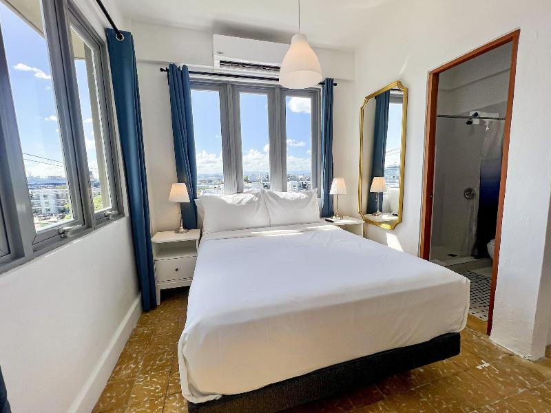 Urbana Hotel image