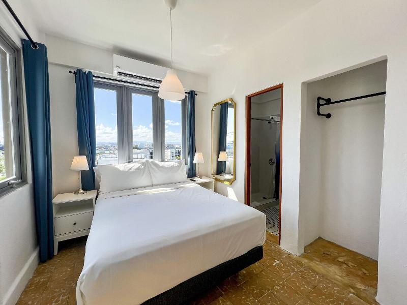 Urbana Hotel image