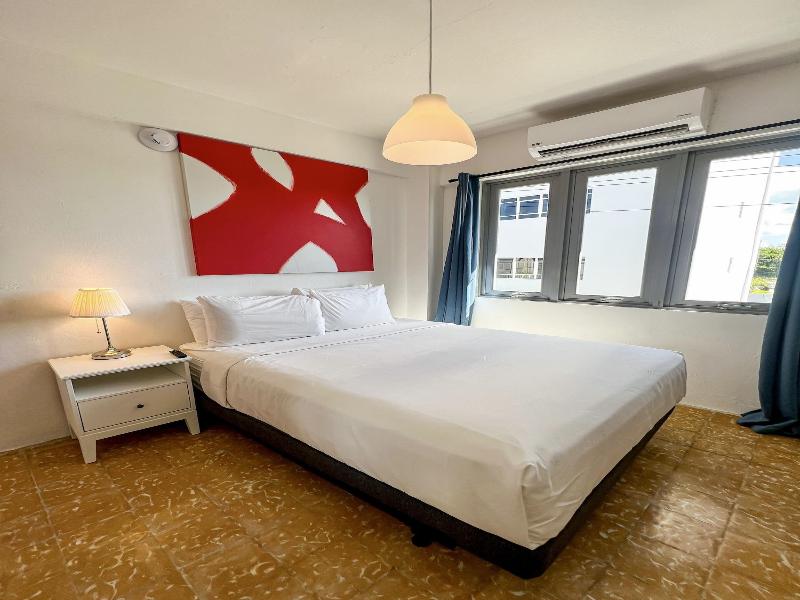 Urbana Hotel image