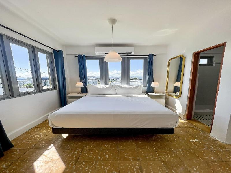 Urbana Hotel image