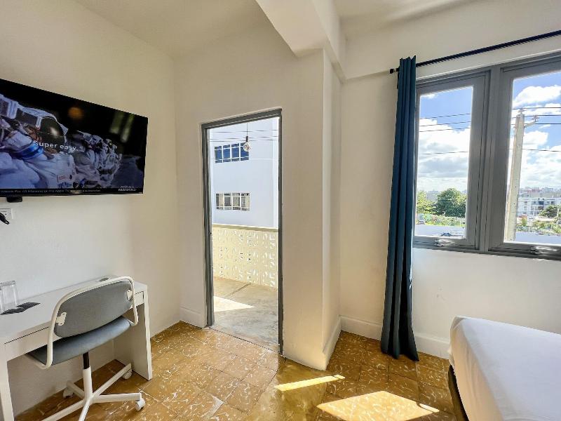 Urbana Hotel image