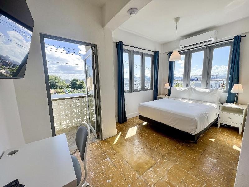 Urbana Hotel image