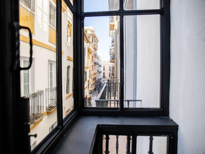Nqn Aparts & Suites Sevilla image
