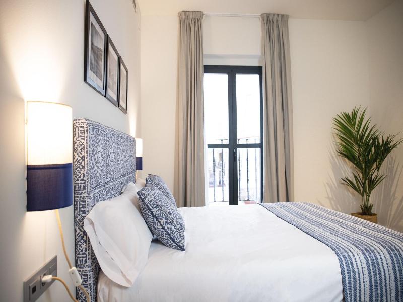 Nqn Aparts & Suites Sevilla image