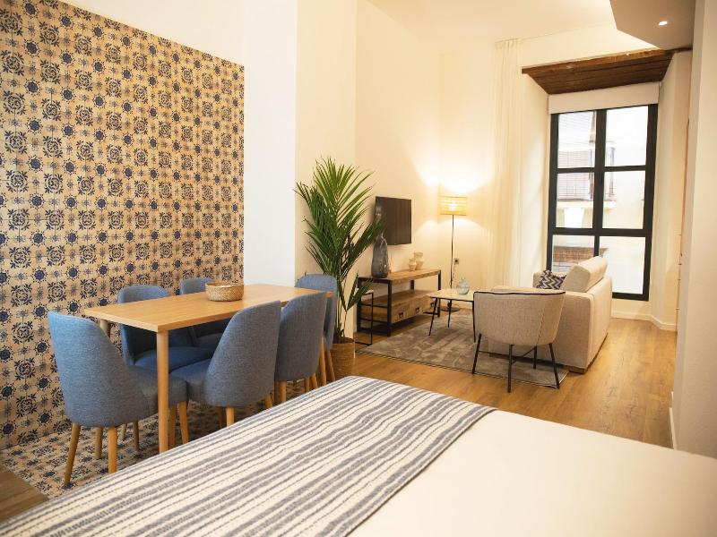 Nqn Aparts & Suites Sevilla image