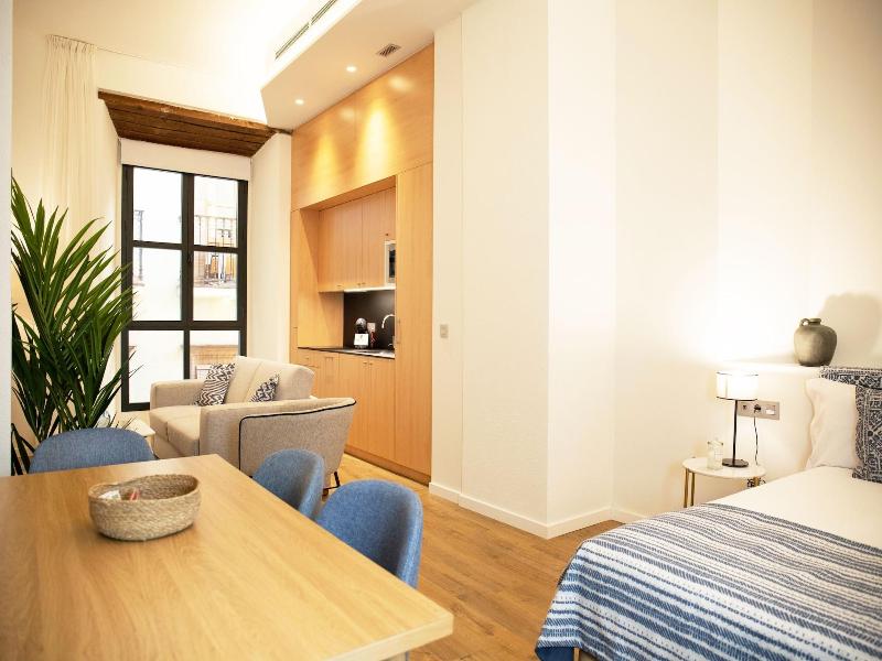 Nqn Aparts & Suites Sevilla image