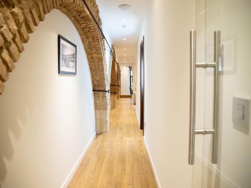 Nqn Aparts & Suites Sevilla image