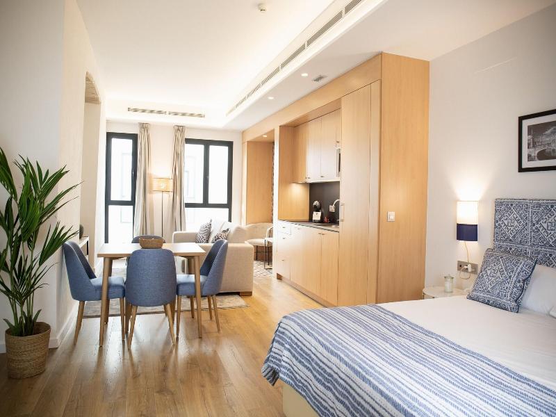 Nqn Aparts & Suites Sevilla image