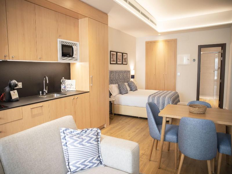 Nqn Aparts & Suites Sevilla image