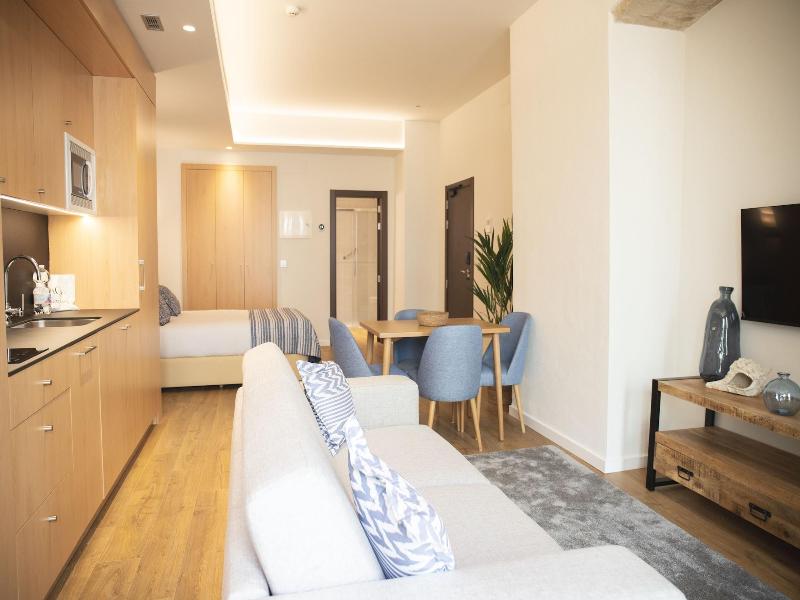 Nqn Aparts & Suites Sevilla image