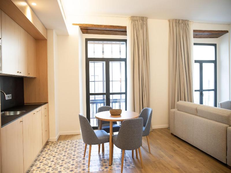 Nqn Aparts & Suites Sevilla image
