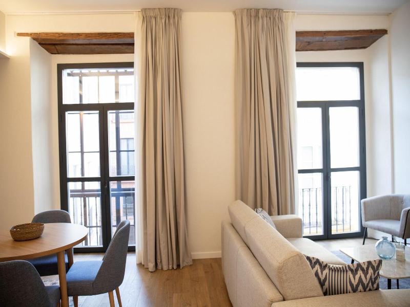 Nqn Aparts & Suites Sevilla image