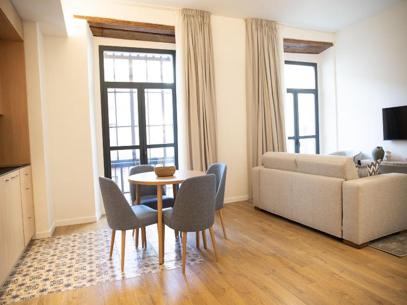 Nqn Aparts & Suites Sevilla image