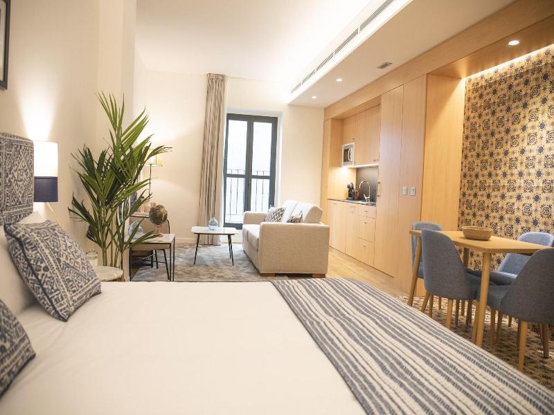 Nqn Aparts & Suites Sevilla image