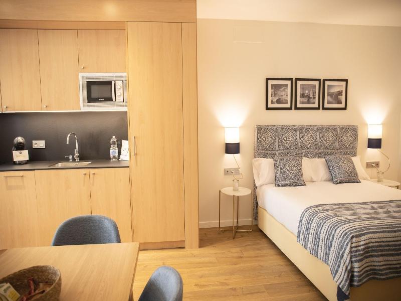 Nqn Aparts & Suites Sevilla image