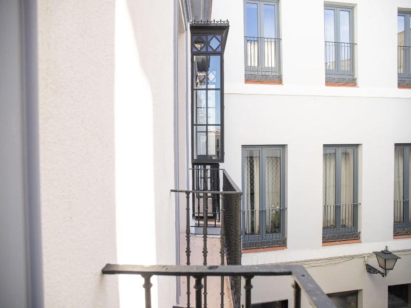 Nqn Aparts & Suites Sevilla image