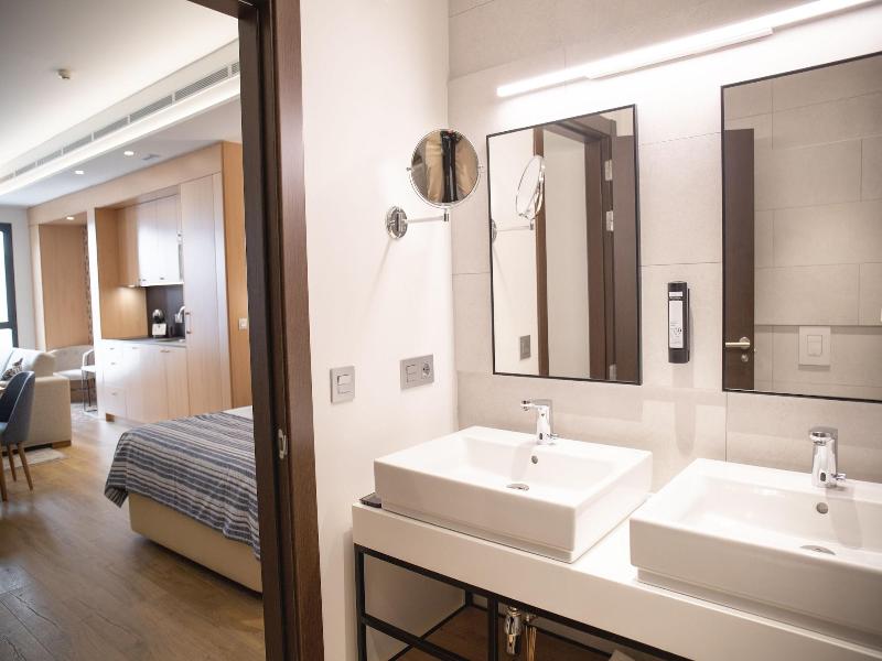 Nqn Aparts & Suites Sevilla image