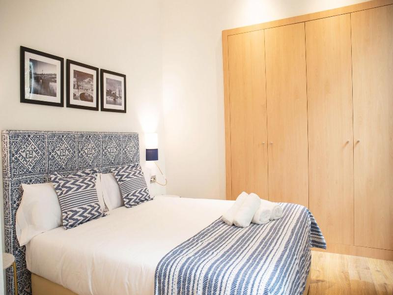 Nqn Aparts & Suites Sevilla image